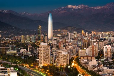 Providencia ve Las Condes ilçeleri, Santiago de Chile panoramik manzaralı