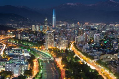 Providencia ve Las Condes ilçeleri, Santiago de Chile panoramik manzaralı