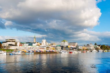 Valdivia şehir Calle Calle shore River'daki bölge de Los Rios, Şili