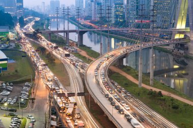 Sao Paulo Avenue Marginal Pinheiros trafik, Brezilya