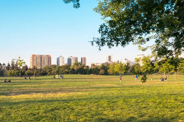 Santiago Region Metropolitana Chile November 2018 Emberek Élvezik Nyári Este — Stock Fotó