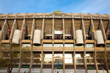 Madrid, İspanya - 5 Nisan 2010: Real Madrid futbol takımına ev sahipliği yapan Santiago Bernabeu Stadyumu.