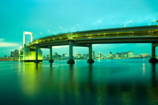 Gökkuşağı Köprüsü Şehir Silueti Odaiba Tokyo Kanto Bölgesi Honshu Japonya — Stok fotoğraf