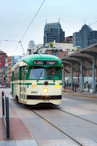 San Francisco Califórnia Estados Unidos Carros Rua Embarcadero — Fotografia de Stock