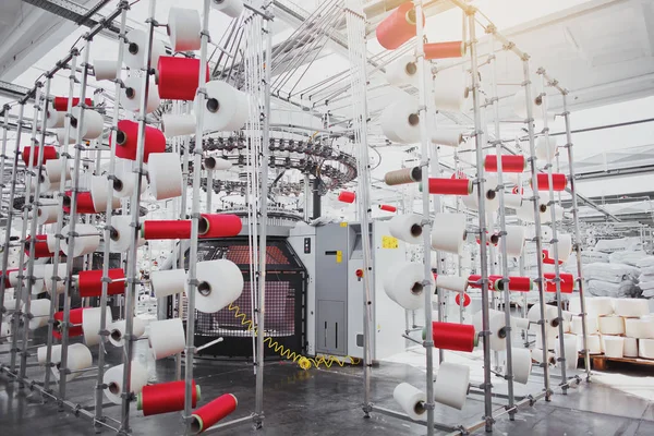 Stickat Tyg Textilfabrik Spinning Produktionslinje Och Ett Roterande Maskiner Och Stockbild