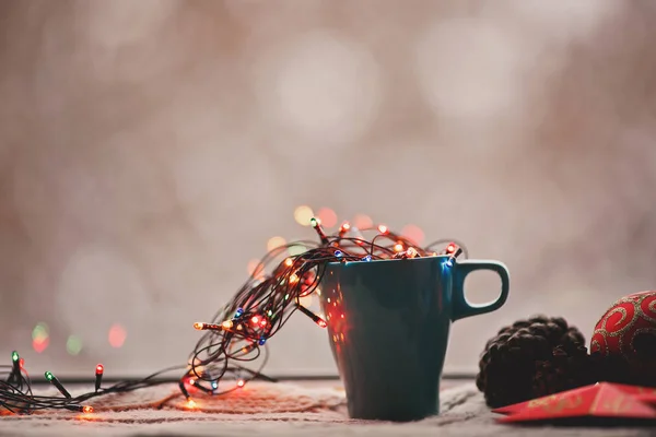 Linda Xícara Janela Com Luzes Natal Decorações — Fotografia de Stock