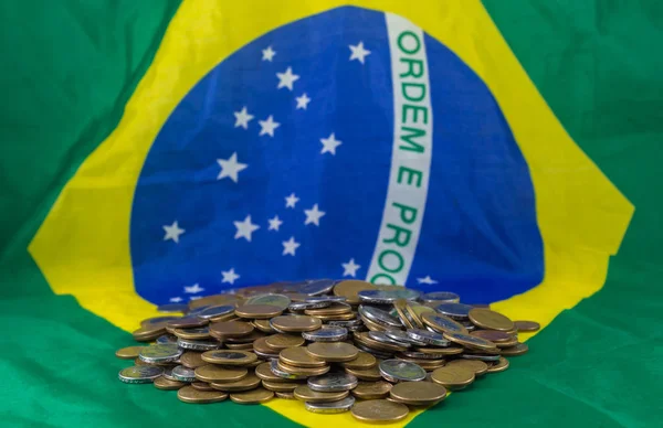 Moedas Brasileiras Bandeira Fundo Brasil Realidade Financeira — Fotografia de Stock