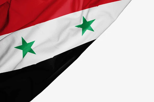 Bandera de Siria de tela con espacio de copia para su texto en el respaldo blanco — Foto de Stock