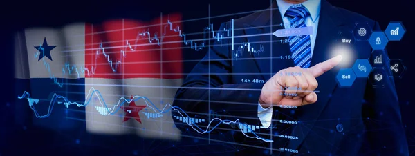 İş adamı KPI finansal grafikleri, sanal arayüzdeki stok ve pazarlama paneli ile veri analiz süreci sistemine dokunuyor. Arka planda Panama bayrağı.