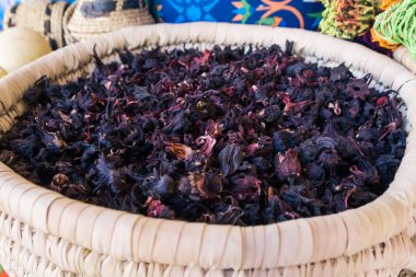 kurutulmuş ebegümeci yaprakları