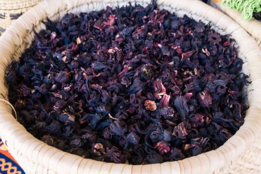 kurutulmuş ebegümeci yaprakları