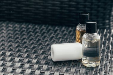 Otel banyo tüpleri.