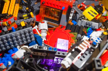 renkli oyuncak tuğla