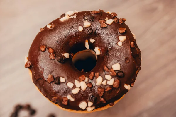 Close up de donut de chocolate — Fotografia de Stock