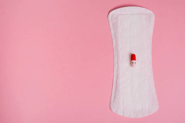 Gebrauchte Menstruationspolster — Stockfoto