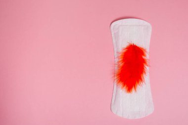 Mavi arkaplanda adet tamponu 