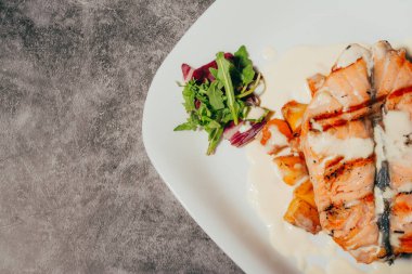 sebzeli somon bifteği