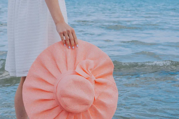 Woman with beach slippers — Stock Photo, Image