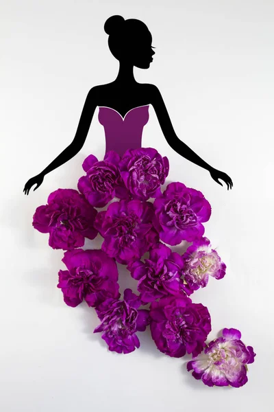 Chica Vestido Floral Púrpura Aislado Blanco — Foto de Stock