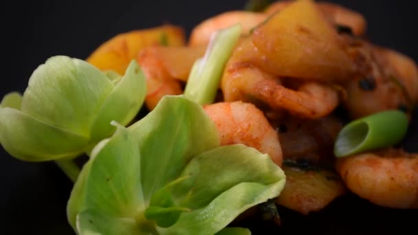 Räkor Mango Stir Fry Mat Maträtt — Stockvideo