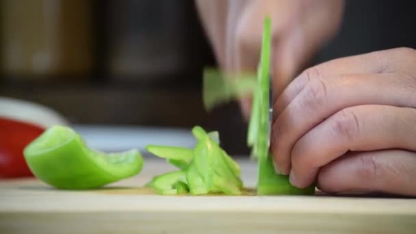 Fatiar Pimentas Doce Alimentos Frescos — Vídeo de Stock