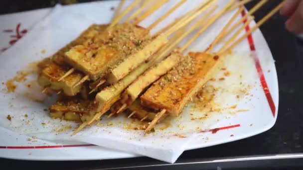 Espetos Tofu Comida Rua Saudável — Vídeo de Stock