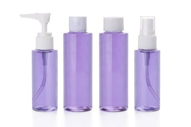 Beyaz Arka Plan Üzerinde Kırpma Yolu ile 4 Şişe Tasarımı Yalıtma 