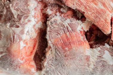 Köy. Kırsal. Donmuş granül et. Dondurulmuş et dokusu.