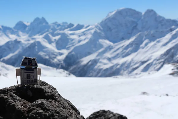 Paper robot from the Star Wars on the slope of Elbrus