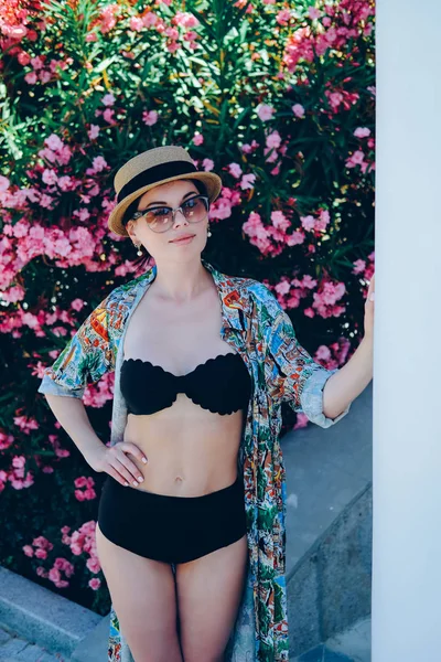 Young woman enjoying a sun — Stock Photo, Image