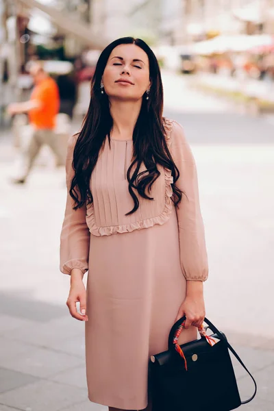 Woman with long brunette hair — Stock Photo, Image