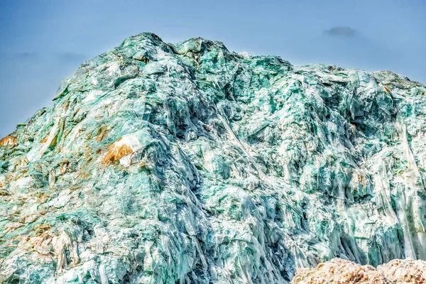 Bir Çöp Kutusu Araçların Windshields Gelen Cam Dağ — Stok fotoğraf