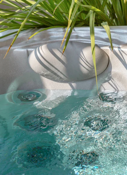 Jacuzzi Decorated Decorative Plants Evoking Calm Relaxed Atmosphere Conducive Relaxation — Stock Photo, Image