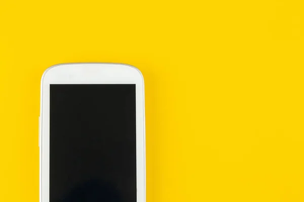 Sarı Arka Plan Kopya Alanı Ile Akıllı Telefon — Stok fotoğraf