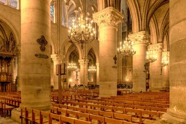 Müstehcen hasta ile Notre Dame Katedrali Iç görünümü