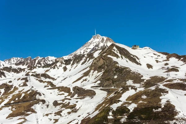 Pohled na Pic du Midi de Bigorre za slunečného dne — Stock fotografie