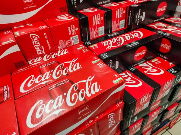 Puilboreau Prancis Oktober 2020 Minuman Ringan Merek Coca Cola Dipamerkan — Stok Foto