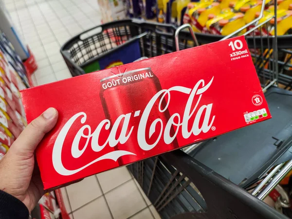 Puilboreau Γαλλία Οκτωβρίου 2020 Κλείσιμο Του Man Hand Buying Coca — Φωτογραφία Αρχείου
