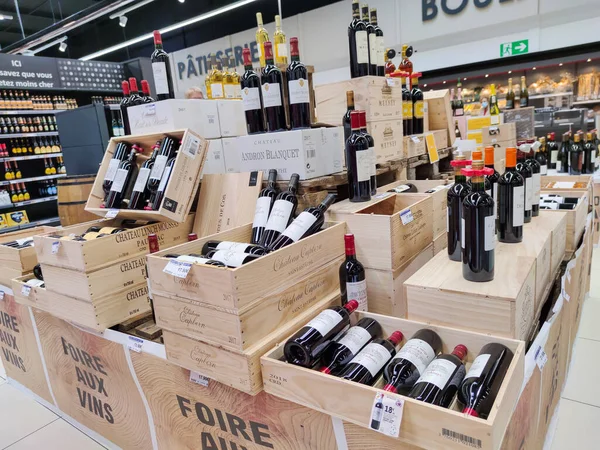 Chirurgiens France Octobre 2020 Rangée Bouteilles Croissance Classées Présentoir Vins — Photo