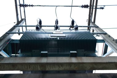 Dikkat, yüksek gerilim