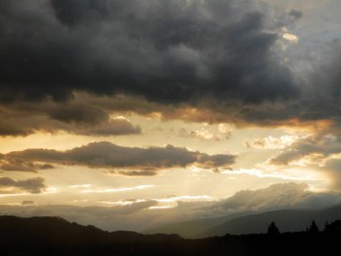 Gökyüzünde Renkli Gün Batımı