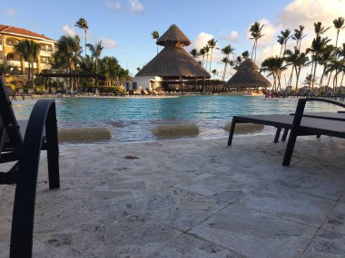 Punta Cana, havuz kenarındaki büyük hava güzel tesis