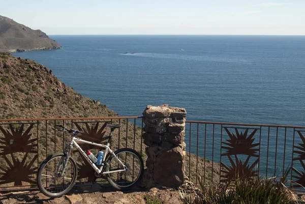 Bakış açısı ve bisiklet, Cabo de Gata, Almeria, İspanya