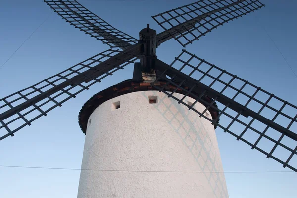 Yel değirmenleri, Rüzgar enerjisi, gece Campo de CRIPT, Ciudad Real, İspanya