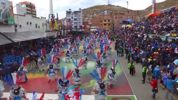 Oruro Byn Carnival Parade Flygfoto Färgglada Bolivianska Folklore Parade Med — Stockvideo
