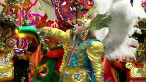 Oruro Dorp Carnaval Parade Ceremoniële Dansen Kleurrijke Boliviaanse Folkloristische Parade — Stockvideo