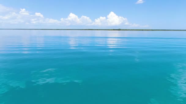 Lake Bacalar Tropische Bestemming Luchtfoto Drone Uitzicht Lake Bacalar Een — Stockvideo