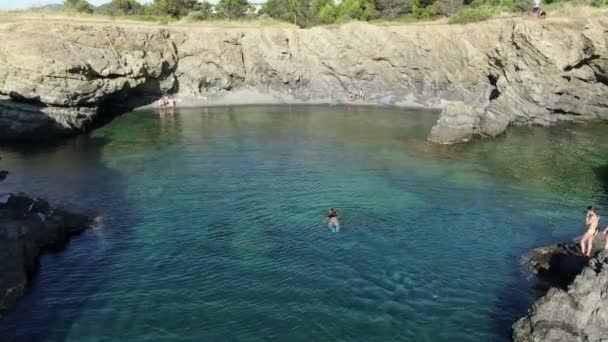 Berenang Pantai Mediterania Yang Belum Terjamah Pantai Berenang Laut Biru — Stok Video