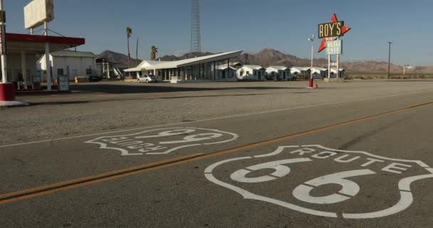 Route 66 road marker, Amboy, California, Statele Unite ale Americii — Videoclip de stoc