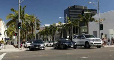 Kaliforniya 'da Rodeo Drive alışveriş bölgesi